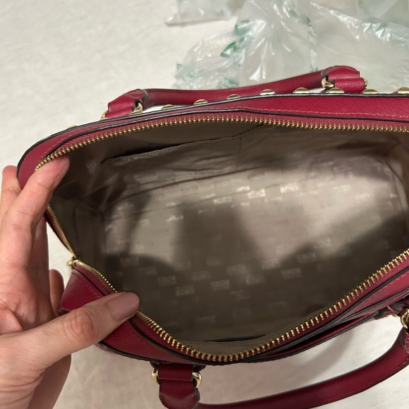 MICHAELKORS BURGENDY BAG - Picture 6 of 6